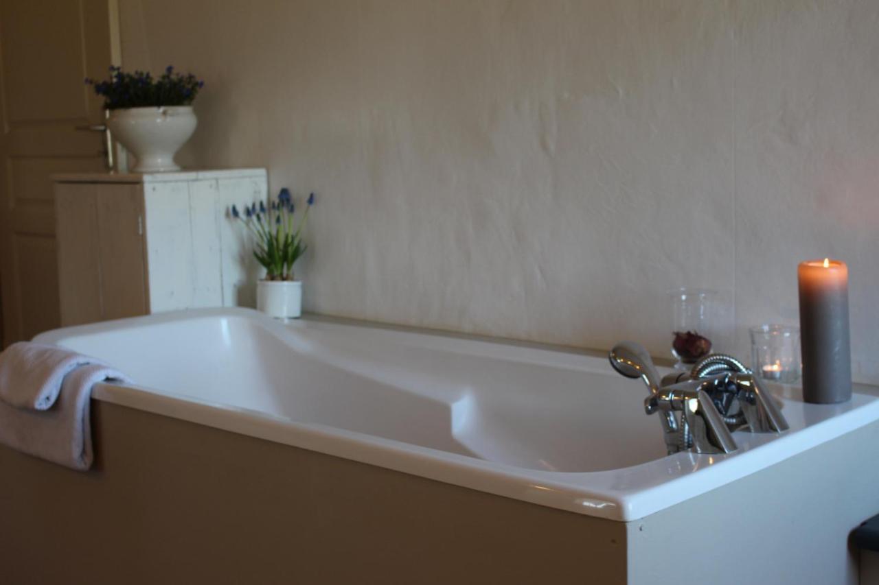 Mas Les Romarins, 10 Min D'Uzes, Piscine Et Grand Jardin Clos, Jeux, Nid De Repos Et Base Pour Activites Dans Le Gard (Adults Only) Exterior photo