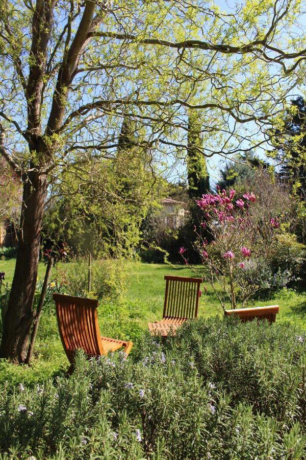 Mas Les Romarins, 10 Min D'Uzes, Piscine Et Grand Jardin Clos, Jeux, Nid De Repos Et Base Pour Activites Dans Le Gard (Adults Only) Exterior photo