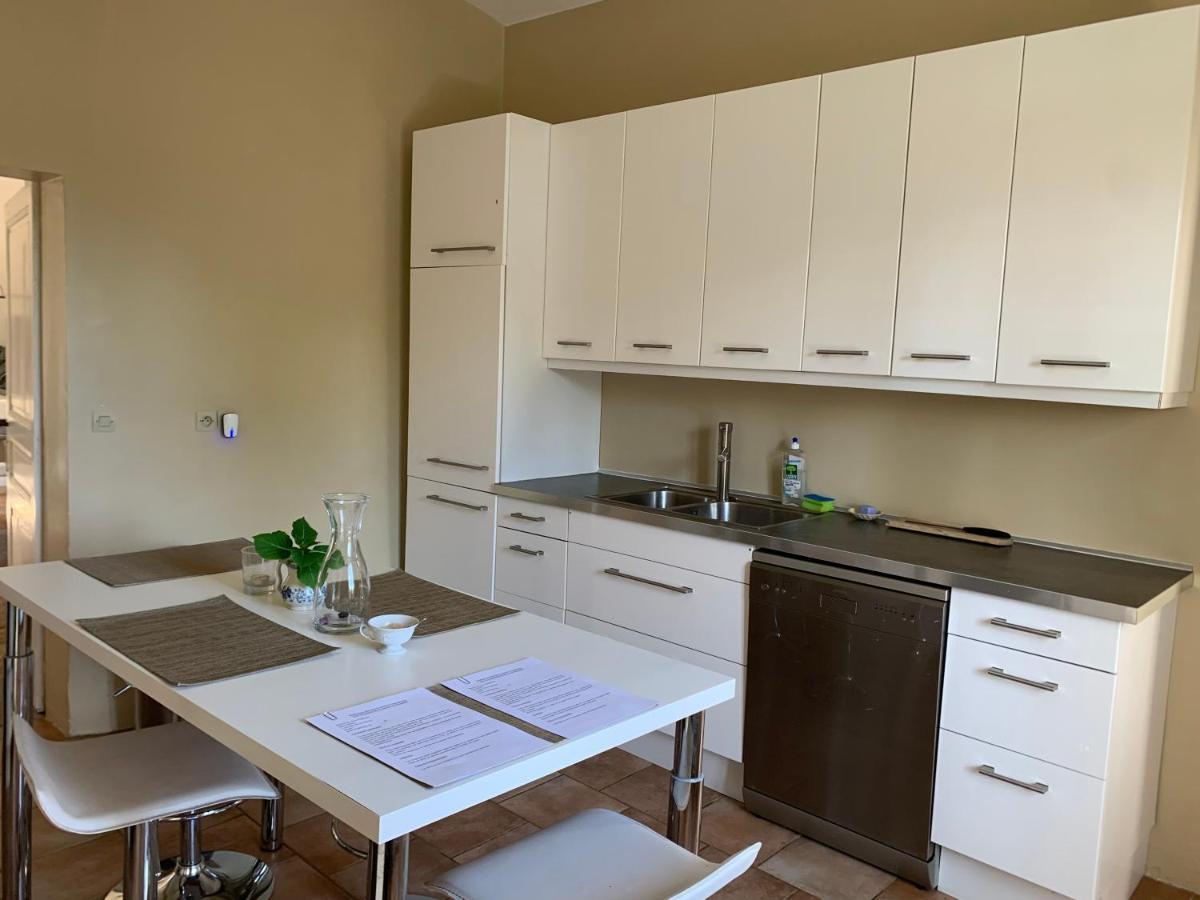 Mas Les Romarins, 10 Min D'Uzes, Piscine Et Grand Jardin Clos, Jeux, Nid De Repos Et Base Pour Activites Dans Le Gard (Adults Only) Exterior photo